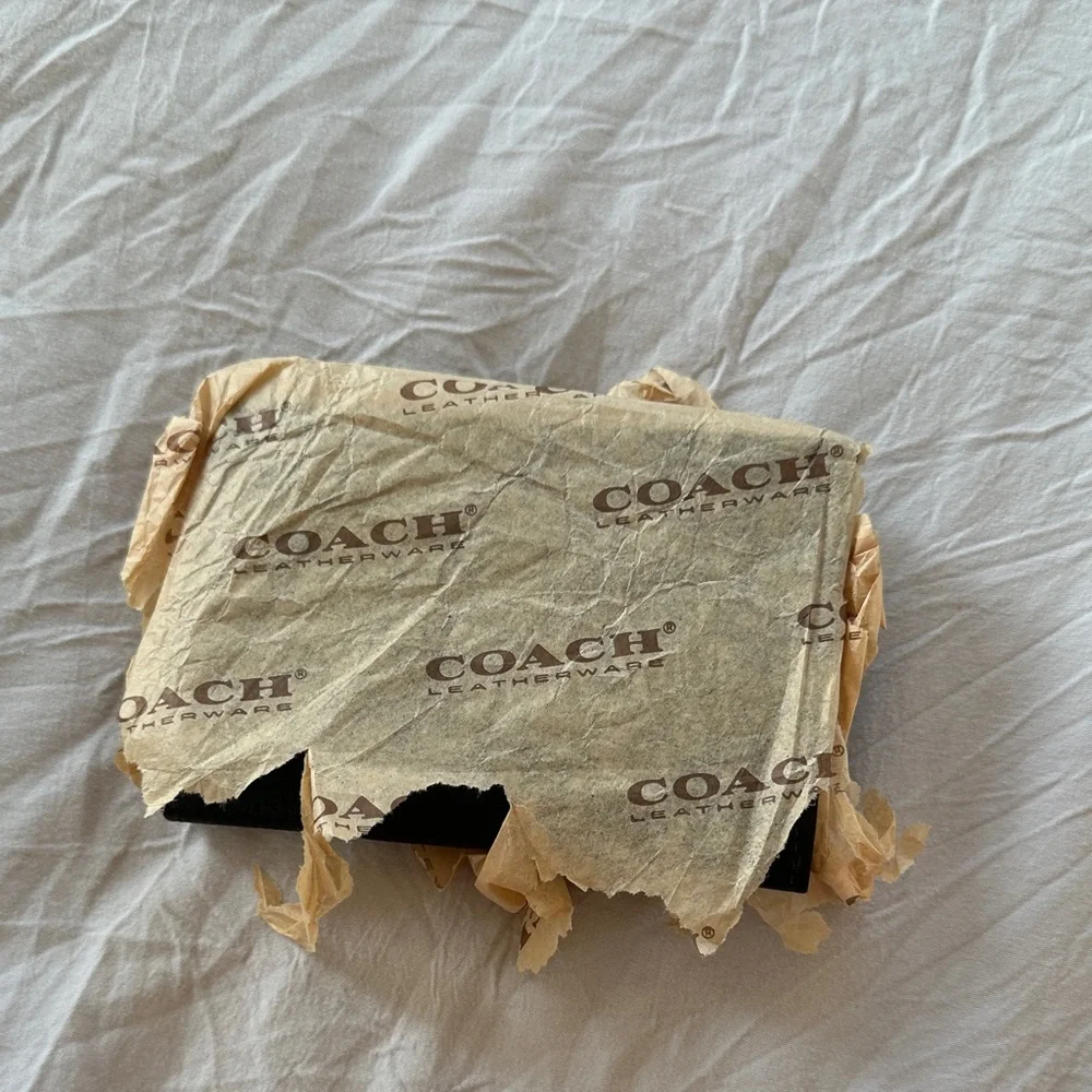 Coach Black Leather Key & Card Holder - Picture 5 of 11